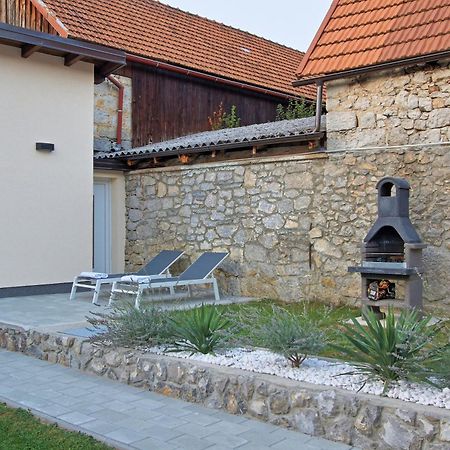 Guesthouse L&K Brinje Dış mekan fotoğraf