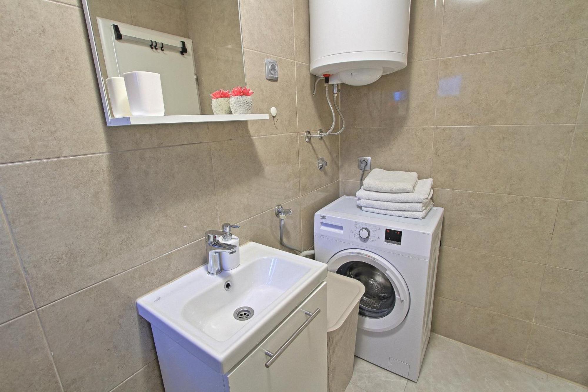 Guesthouse L&K Brinje Dış mekan fotoğraf