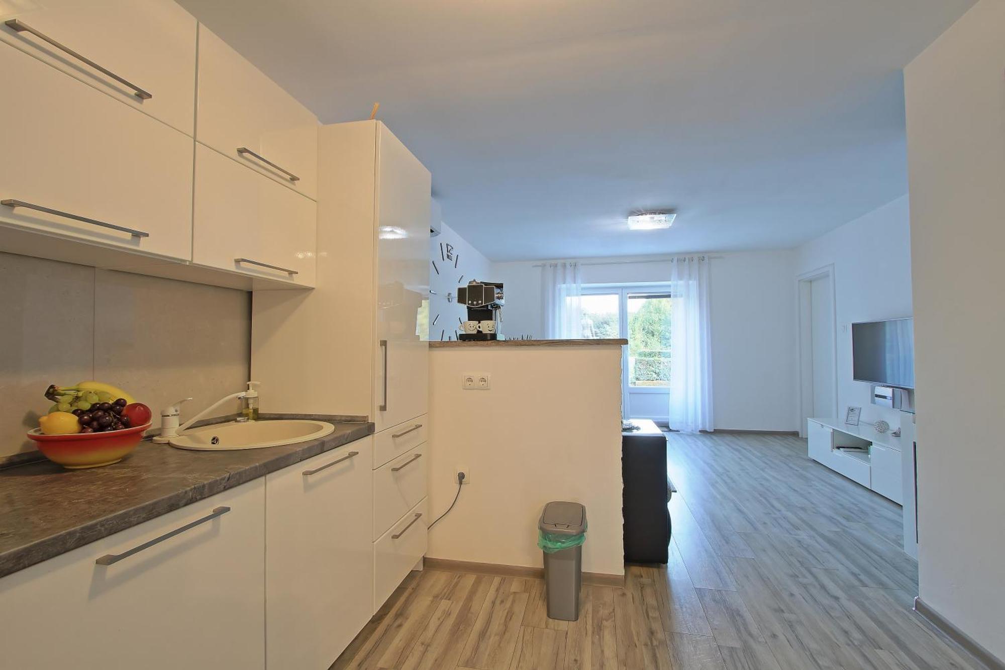 Guesthouse L&K Brinje Dış mekan fotoğraf
