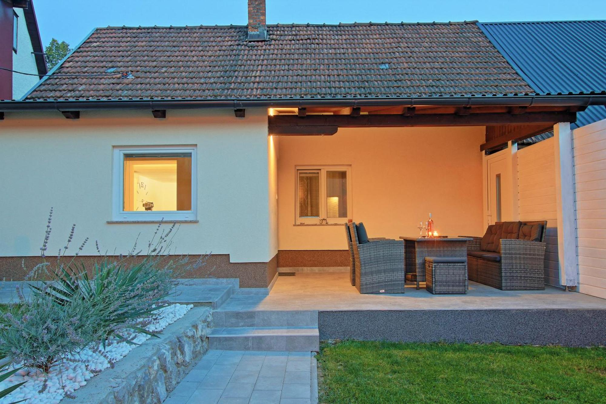 Guesthouse L&K Brinje Dış mekan fotoğraf