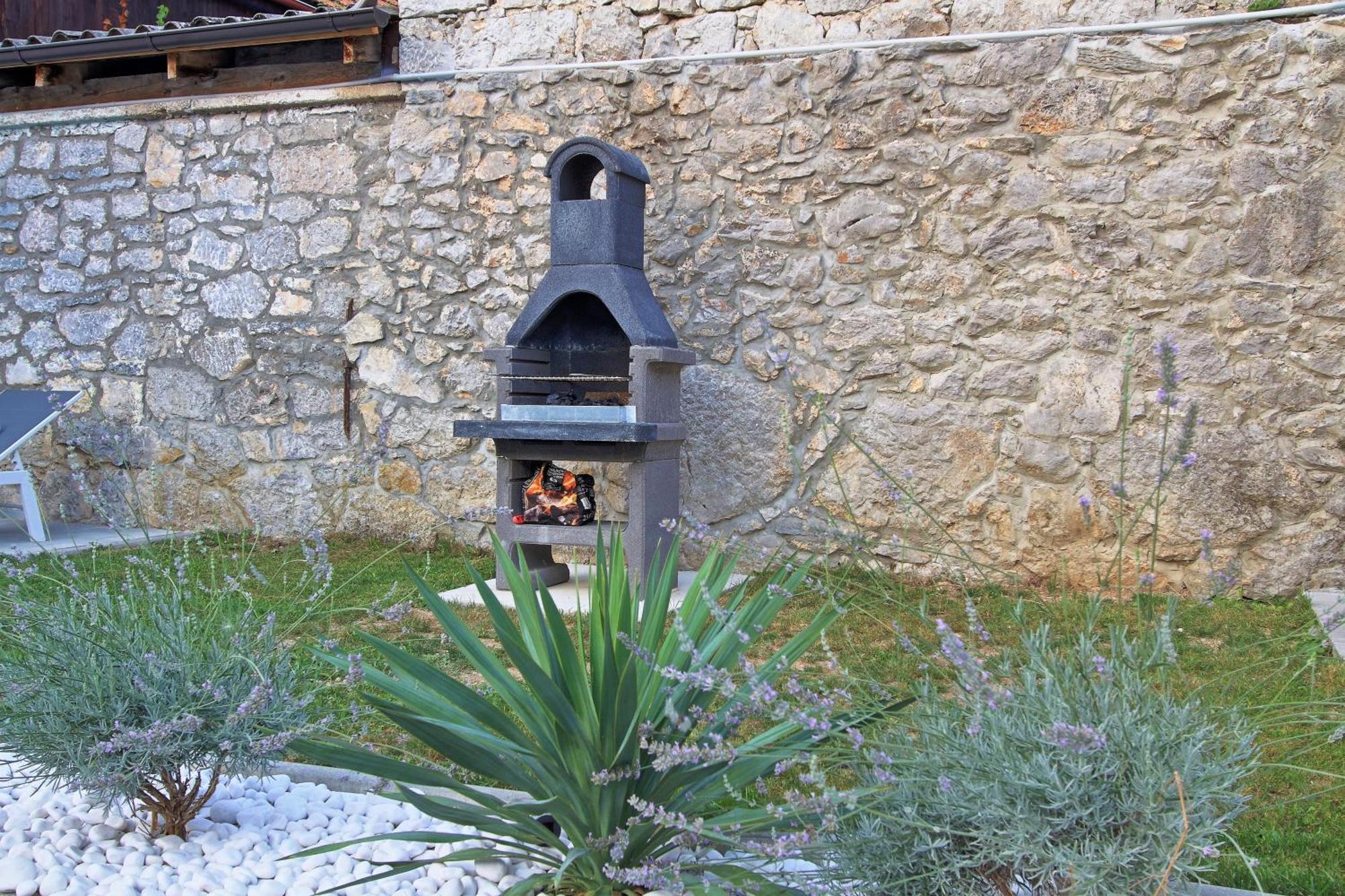 Guesthouse L&K Brinje Dış mekan fotoğraf